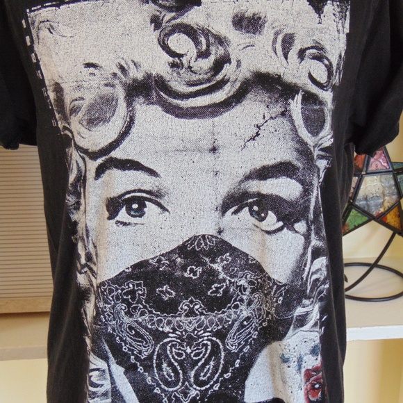 Marilyn Monroe Graphic Tee Unisex: M - Picture 2 of 5